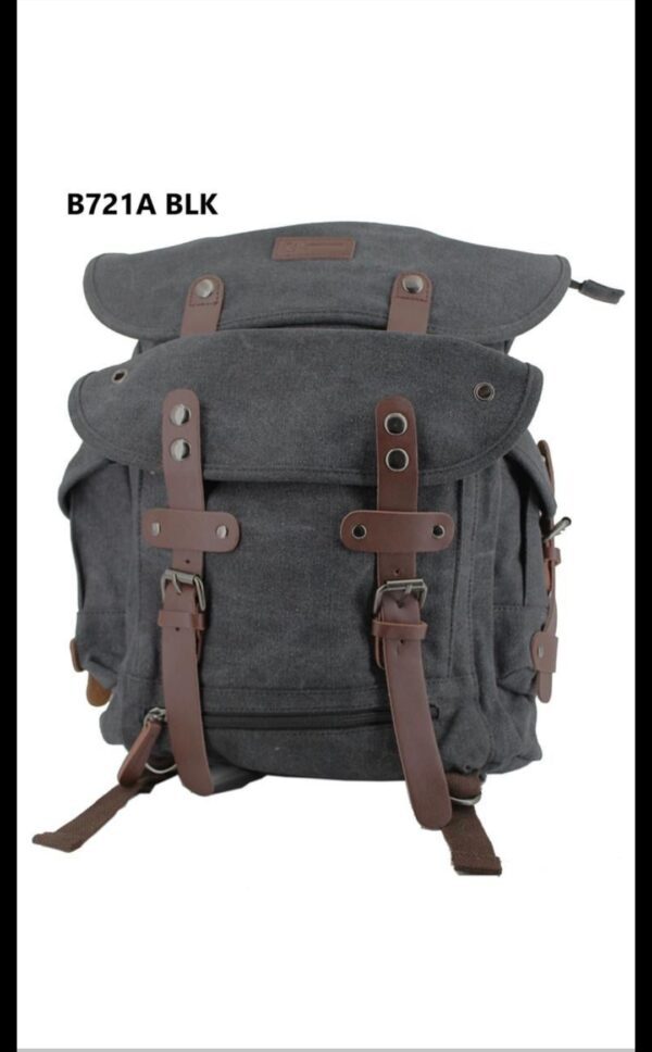 B721A black backpack